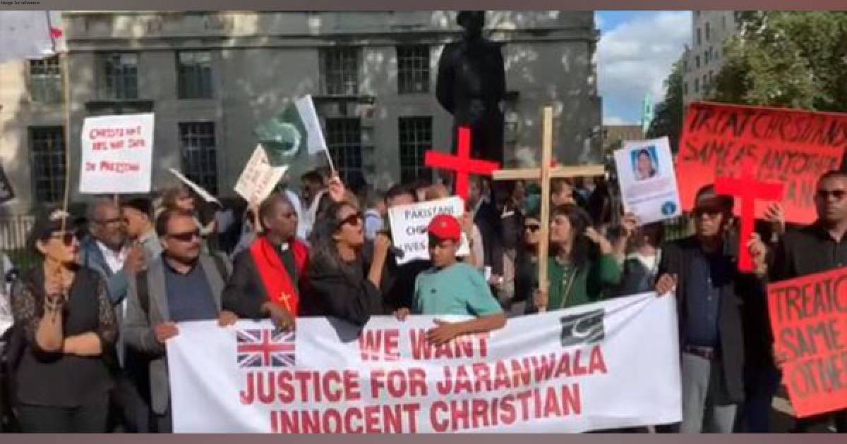 London: Christians stage protest outside Pak embassy against burning, desecration of churches